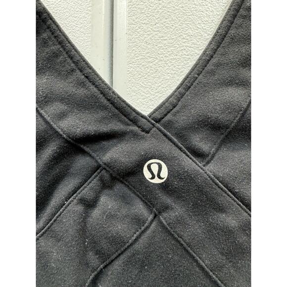 Lululemon Tank w/‎ Built in Bra Womens 4 Black Athletic Criss Cross Back Workout - Picture 3 of 6